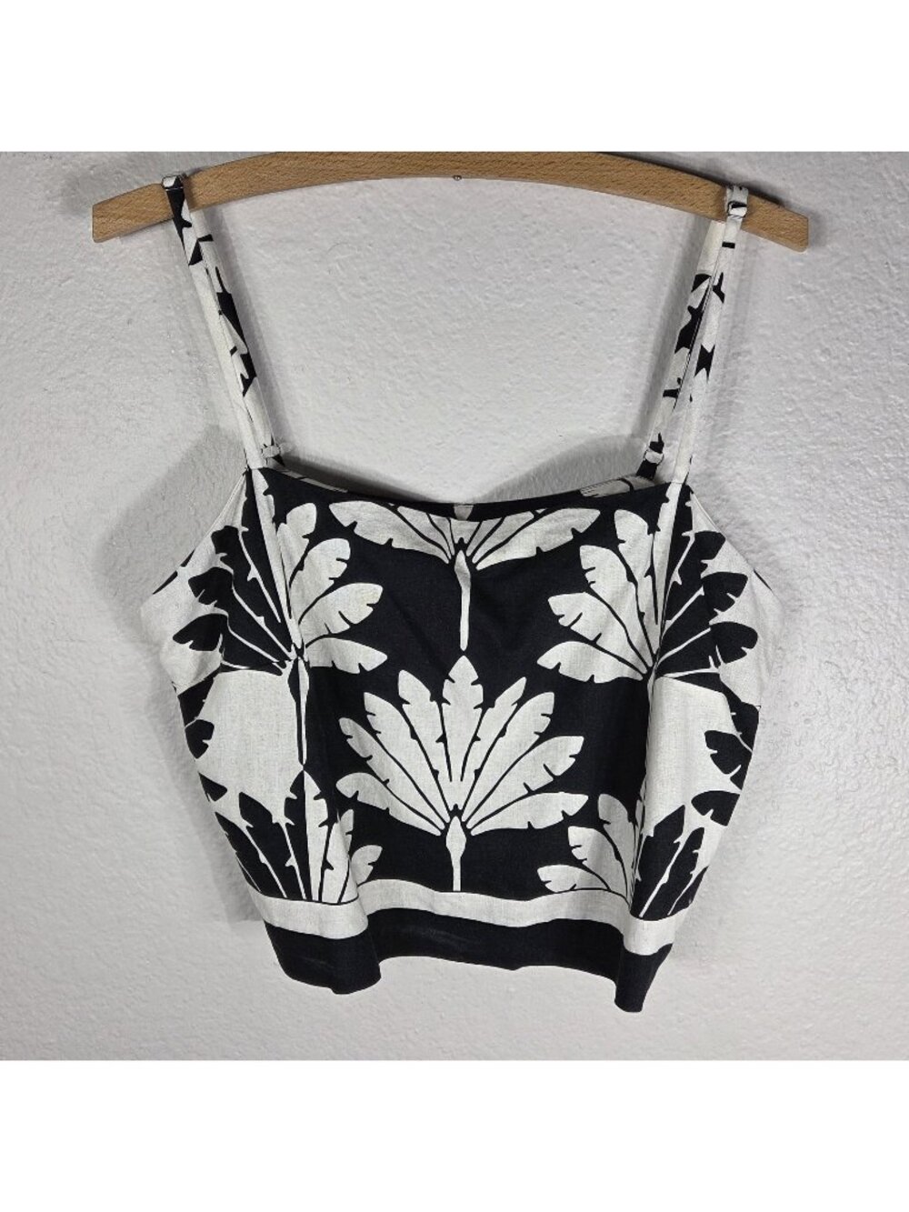 Loft Linen Blend Cropped Cami Top Sleeveless Size 12 Palm Leaf Print Black White